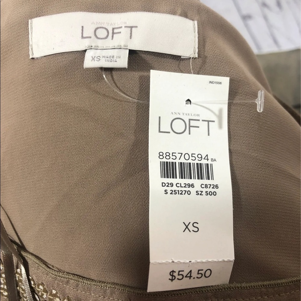 Ann Taylor Loft Sequence Top Nwt In A Size Xs - image 8